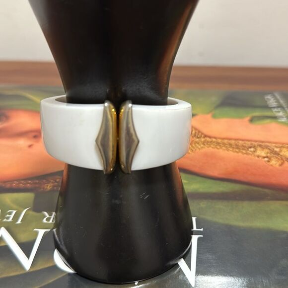 Vintage Monet Signed White Lucite Clamper Bracelet with GoldTone Accent. - Picture 2 of 7